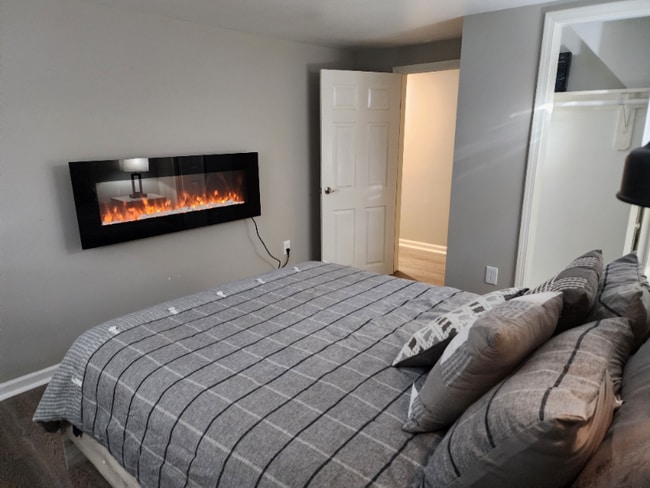 Photo - 6105 Slater St