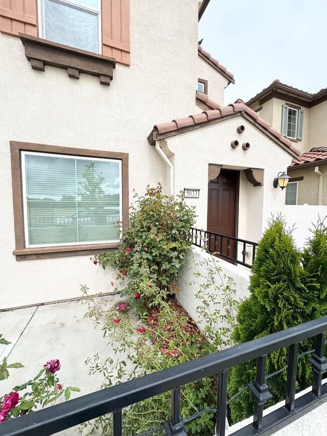 Photo - 3 Bed / 2.5 Bath Solar Home with Patio – Roseville – Available Now SEE VIDEO