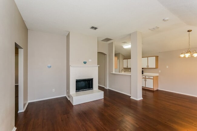 Photo - 317 Taylor St