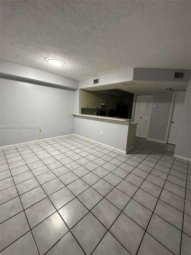 8600 SW 212th St Unidad 105