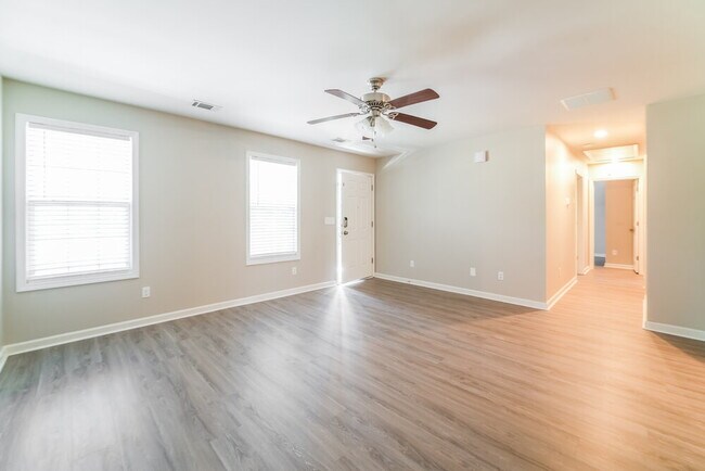 Photo - 2427 Justin Dr SW