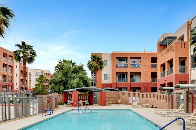 Beautiful top floor condo! - Beautiful top floor condo! Unidad 405