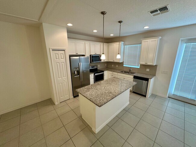 Photo - MOVE IN SPECIAL! 3/2.5 Town Home in Golden...