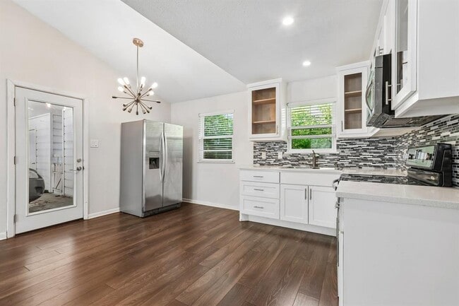 Photo - 4523 Avenue H