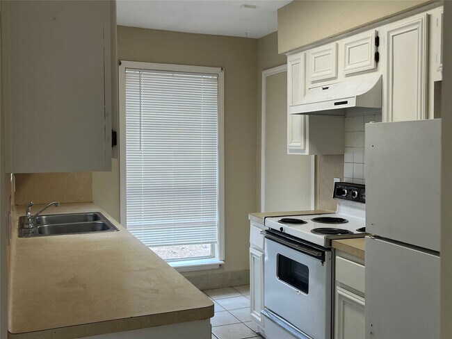 Photo - 9502 Triola Ln