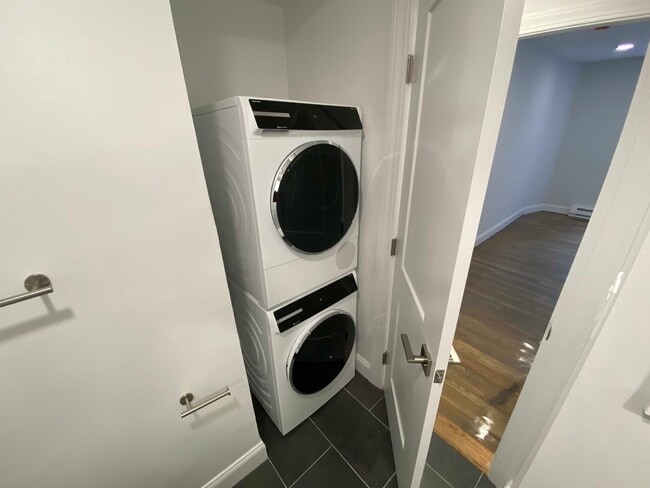 Photo - 529 Beacon St Unidad 21