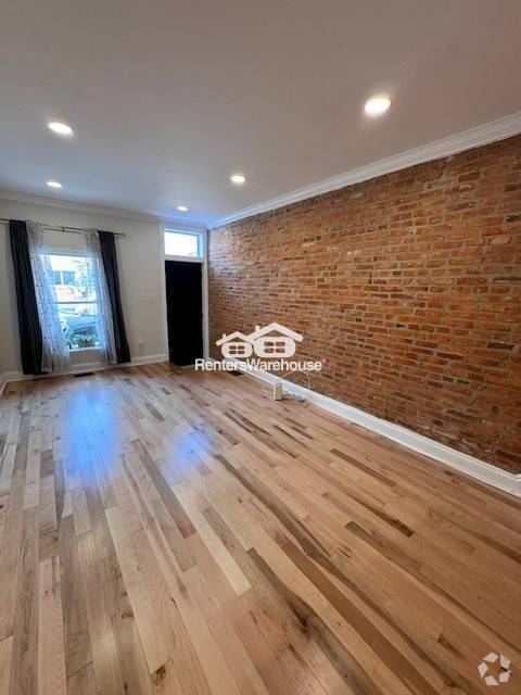 Building Photo - 646 S Curley St Rental