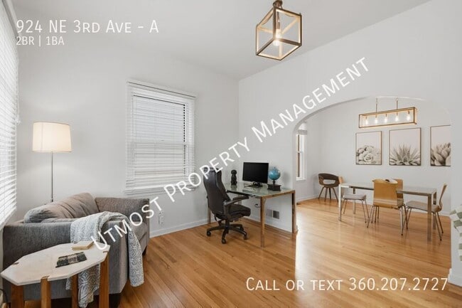 Photo - 924 NE 3rd Ave