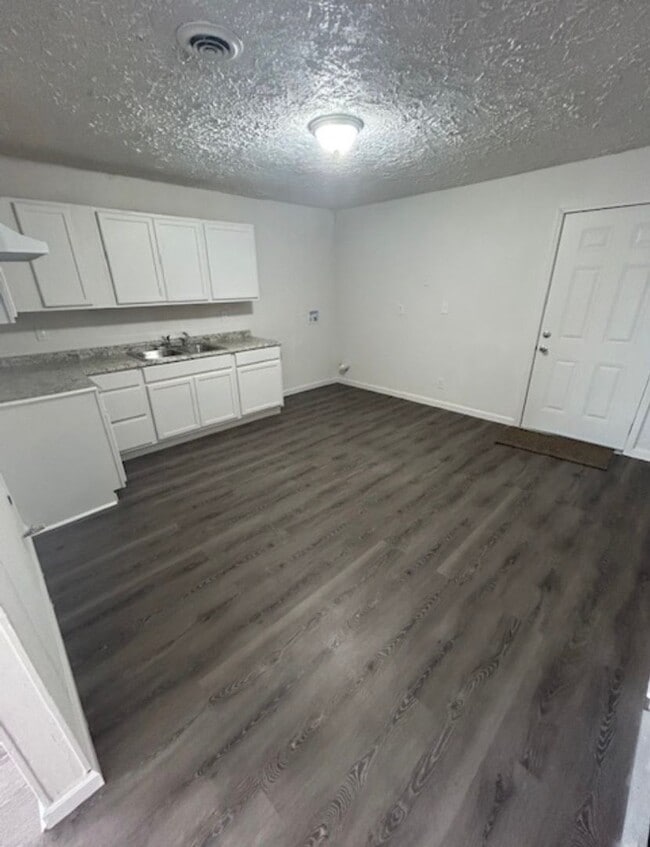 Photo - Cute 4 bed/1bath