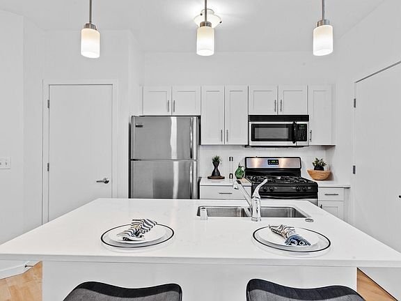 Photo - 1541 N Jefferson St Unidad 121