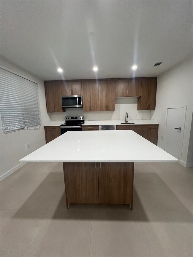 Photo - 199 N Redland Rd