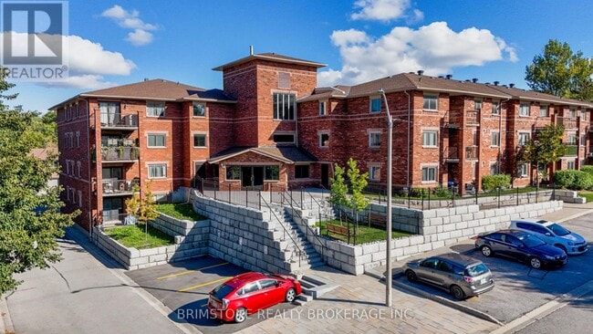 Photo - 1 Quail Crescent Unit 312