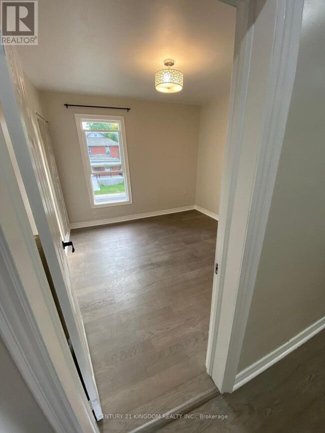 Photo - 201 Albert St Unité Upper