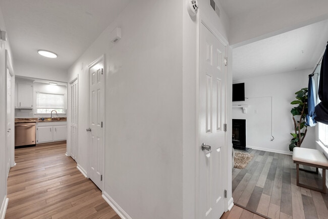 Photo - 633 Dorene Pl