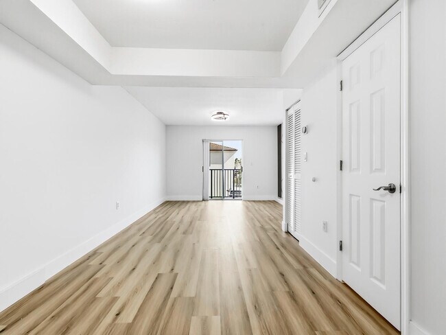 Photo - 2925 W 80th St Unit 208