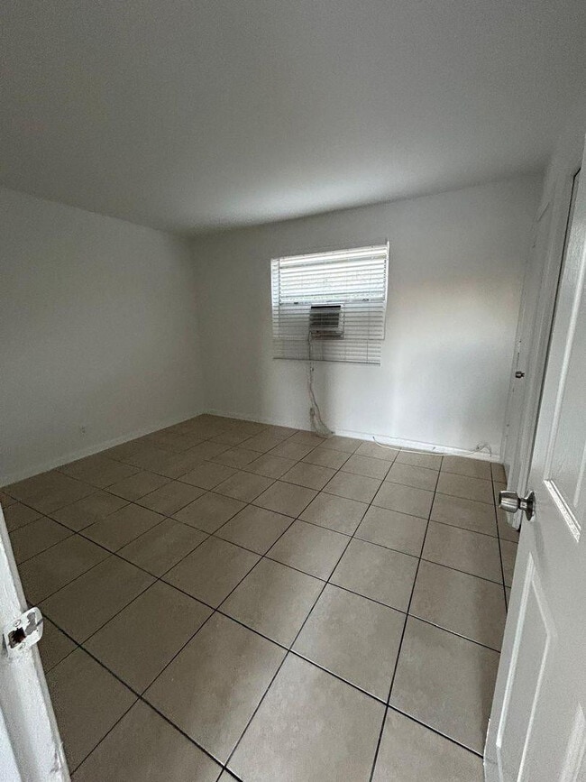 Photo - 123 Erie St Unidad 16