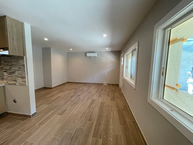 Photo - 20301 Cohasset St Unidad 5