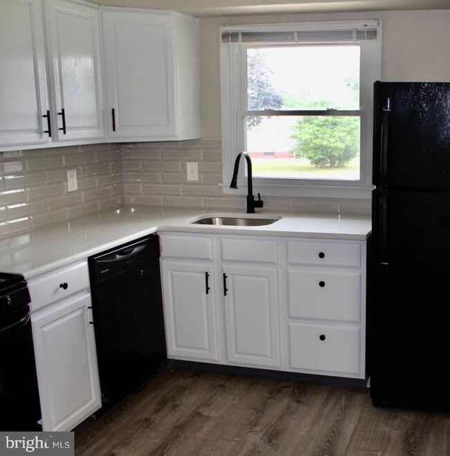 Photo - 608 Whitman St