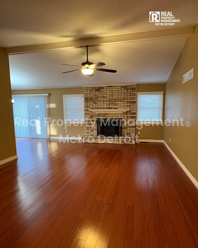 Photo - 2090 Cumberland Rd