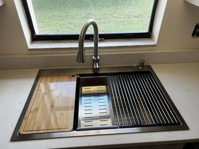 Photo - 110 E Washington St