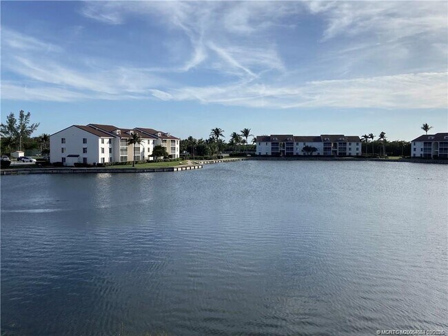 4492 NE Ocean Blvd Unidad G2