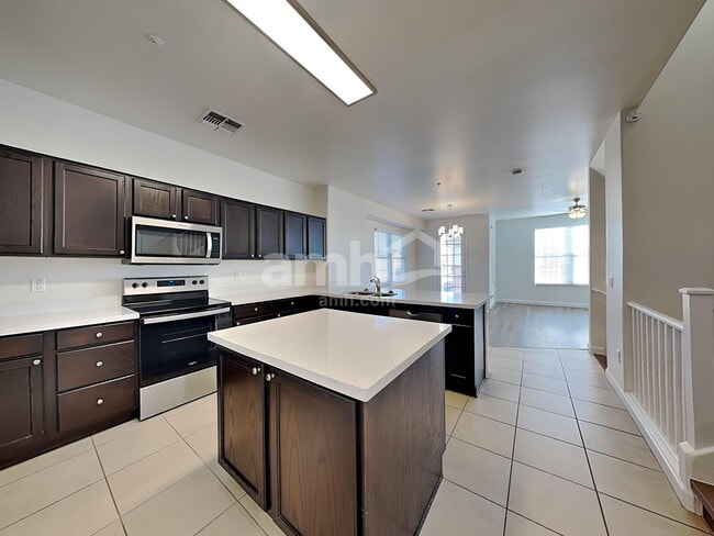 Photo - 881 S Storment Ln