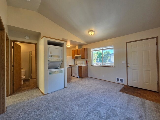 Building Photo - 1580fe Unit 1588