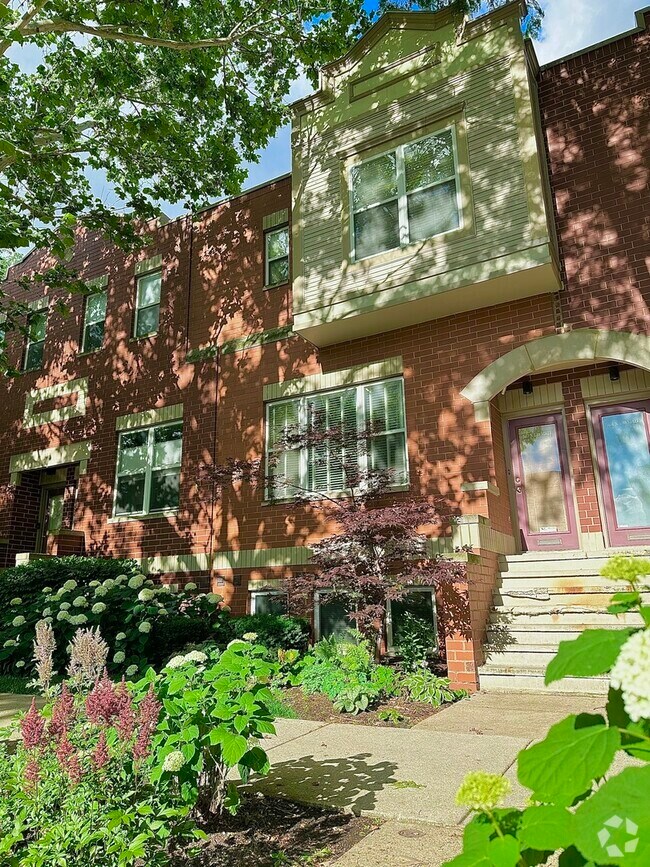 Building Photo - 3453 N Lawndale Ave Rental