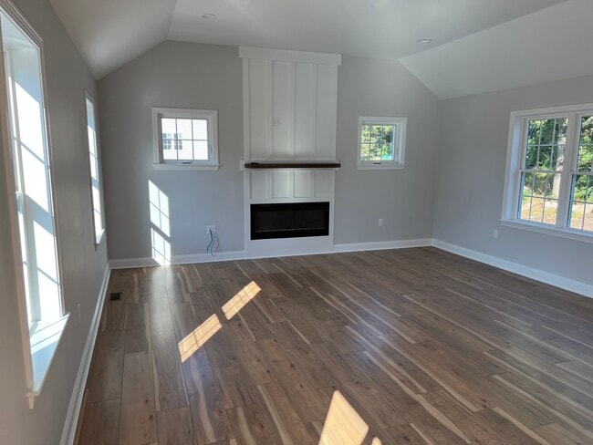 Photo - 145 Driftway