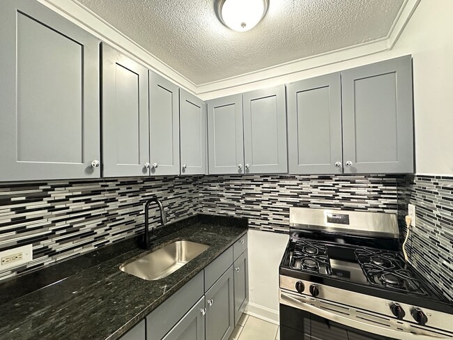 Photo - 5668 N Ridge Ave Unit N2