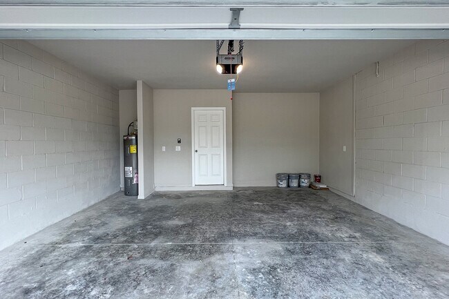 Photo - 537 Legacy Lp