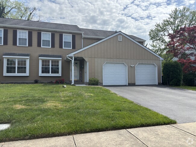 No Pets, No Smoking - 1667A Bluebird Dr Rental