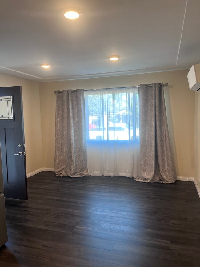 Sala de estar - 144 F St