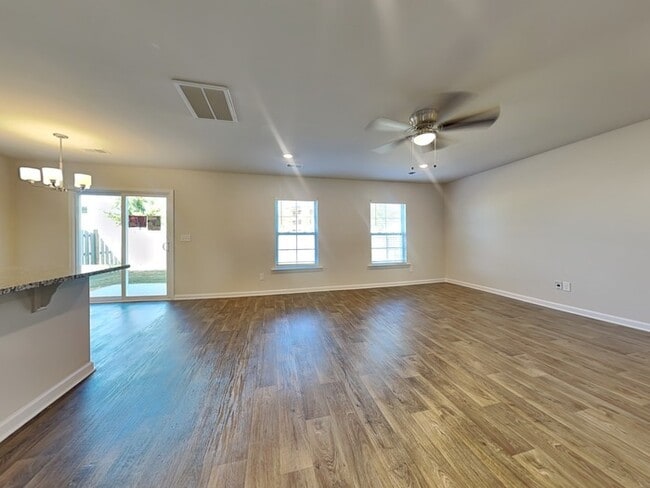 Photo - 514 Belgian Blue Wy