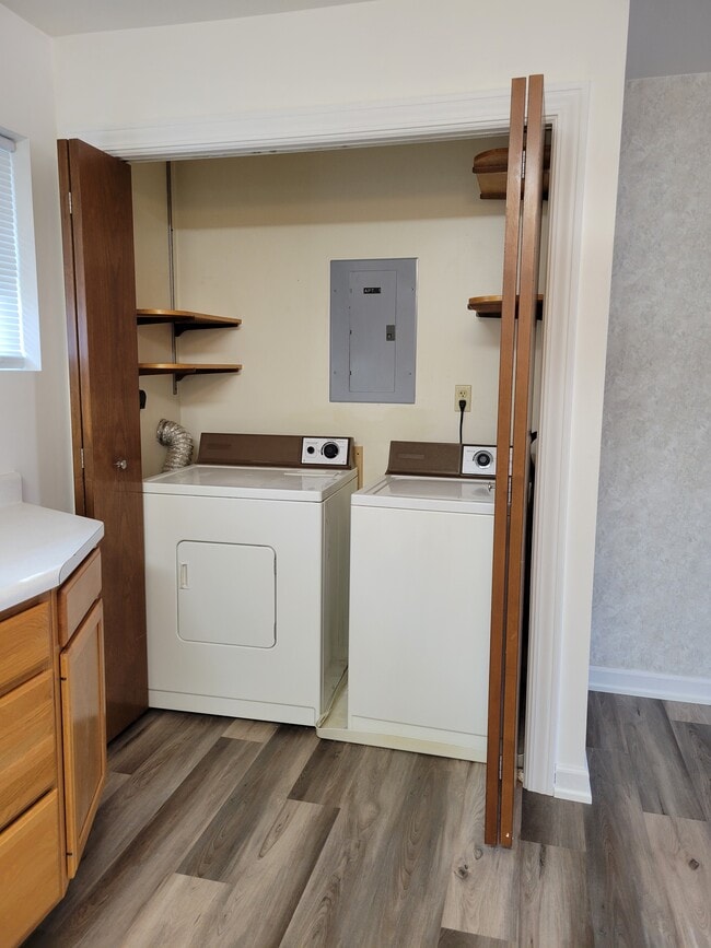 Photo - 757 W 8th St Unit Apt. 1