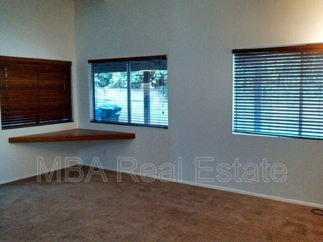 Photo - 2211 E Forge Ave