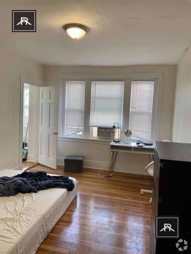 Building Photo - 2 bedroom in Allston MA 02134 Unit 7 Rental