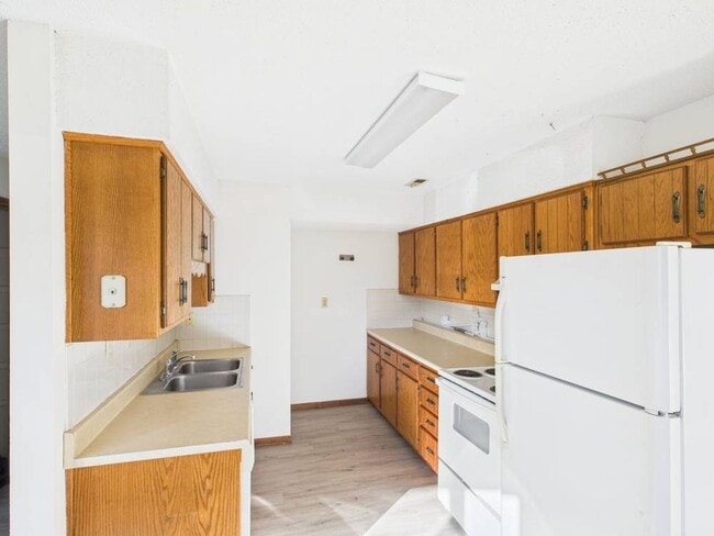 Photo - 415 E Mill St Unidad Apt B
