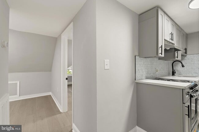 Photo - 216 Collingdale Ave