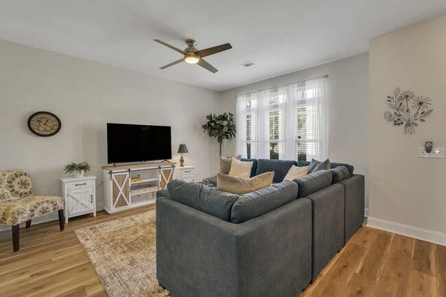 Photo - 35 Moonlight Trail Unit ID1244790P