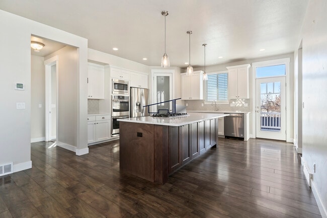 Photo - 369 W Clark Cir