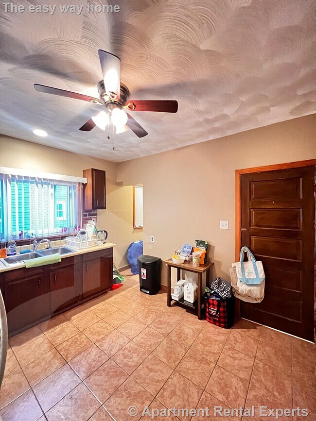 Photo - 122 Willis Ave