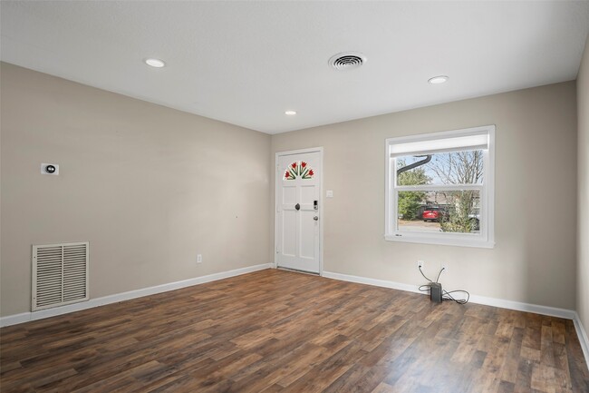 Photo - 115 Marlin Ave