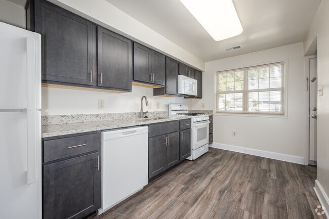 3BR, 1BA - 1,100SF - Kitchen - Kingston Townhomes