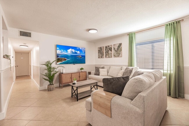 Photo - 716-720 Southwest 14th Court-SI FL1-ID1475646P Unidad SI FL1-ID1475646P