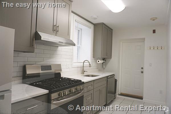 Building Photo - 27-29 Lambert St Unit #1L Rental