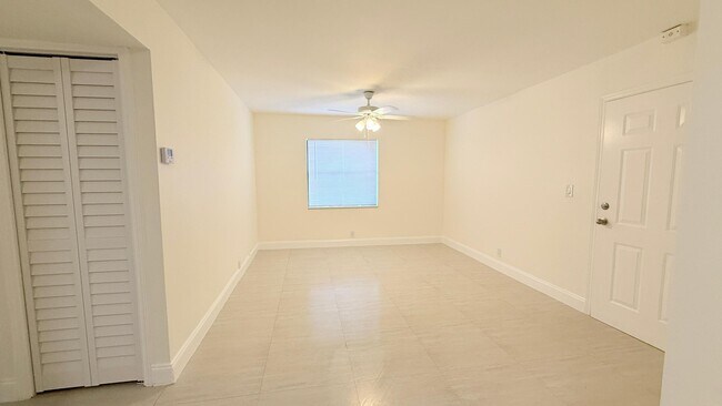 Photo - 607 NE 29th Dr Unit 17