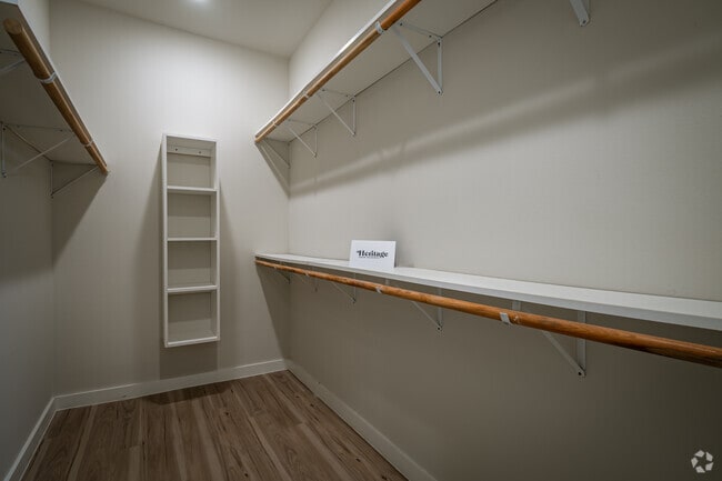 1BR, 1BA - 716SF