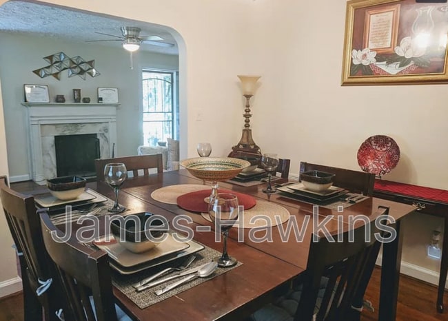 Photo - 22 W Cromwell St