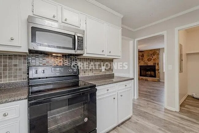 Photo - 213 Coachman Dr